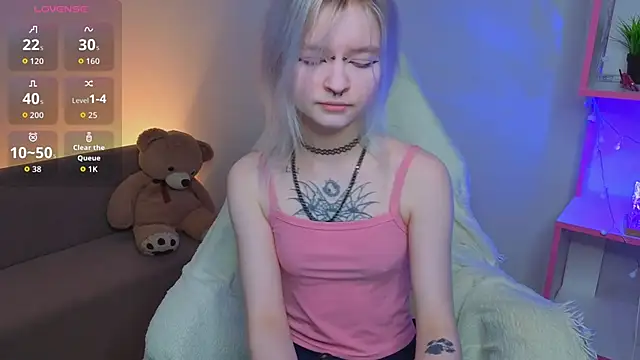 Snapshot of Mary_Wester chatting on April 19, 2026, 12:00 am Mary Wester online show from April 19, 2026, 12:00 am
