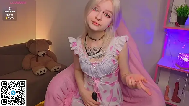 Snapshot of Mary_Wester chatting on April 21, 2026, 1:07 am Mary Wester online show from April 21, 2026, 1:07 am