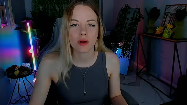VireliaMoonfall online show from June 16, 2026, 6:49 am