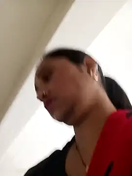 Snapshot of Raanieoy012 chatting on April 3, 2026, 1:36 am Raanieoy012 online show from April 3, 2026, 1:36 am