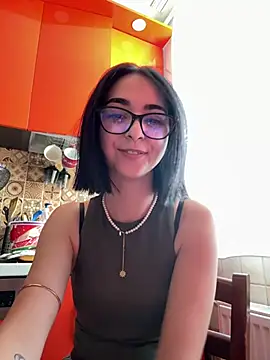 Snapshot of TheaMerve chatting on June 27, 2026, 1:28 pm TheaMerve online show from June 27, 2026, 1:28 pm