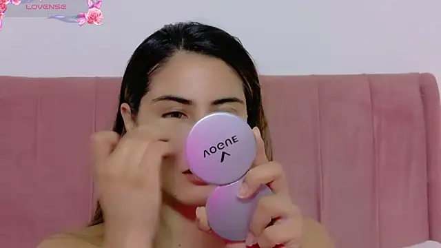 Snapshot of MoollyLove chatting on July 1, 2026, 12:07 pm MoollyLove online show from July 1, 2026, 12:07 pm