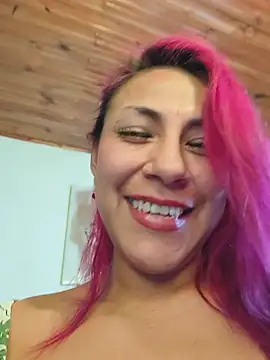 Snapshot of tatianabelli chatting on July 5, 2026, 9:44 pm tatianabelli online show from July 5, 2026, 9:44 pm