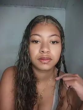 Snapshot of BelleKaty_ chatting on May 21, 2026, 4:36 pm BelleKaty online show from May 21, 2026, 4:36 pm