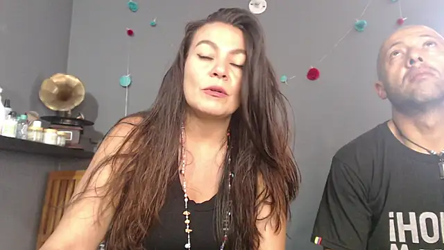 Snapshot of _bonnie_and_clyde chatting on May 27, 2026, 8:06 pm bonnie and clyde online show from May 27, 2026, 8:06 pm