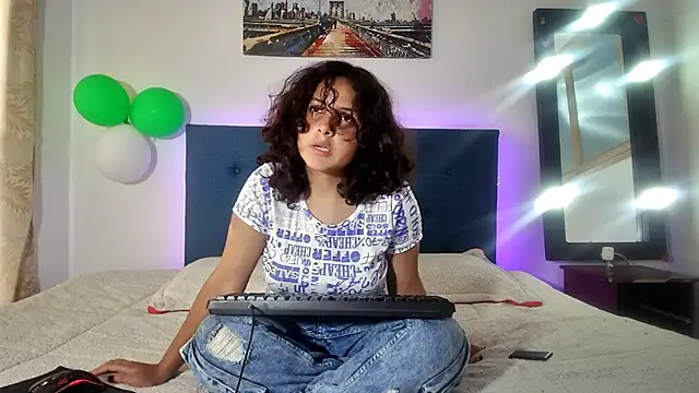 Snapshot of Miza_Cute chatting on March 26, 2026, 9:42 pm Miza Cute online show from March 26, 2026, 9:42 pm