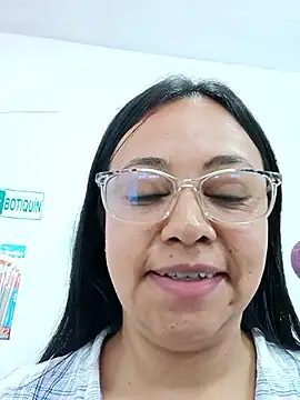 Violeta--7 online show from April 15, 2026, 7:58 pm