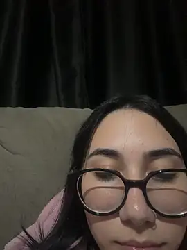 juliacosta online show from April 3, 2026, 5:49 am