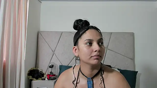 Snapshot of VeraBellucci chatting on June 18, 2026, 11:25 am VeraBellucci online show from June 18, 2026, 11:25 am