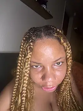 Ariqueendadon online show from April 7, 2026, 6:47 am