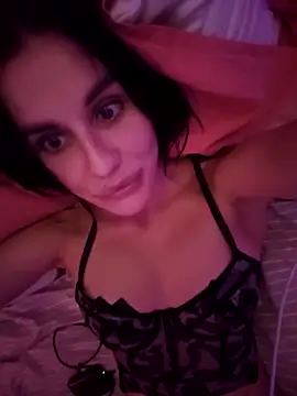 Snapshot of LolaLee18 chatting on March 27, 2026, 11:32 am LolaLee18 online show from March 27, 2026, 11:32 am