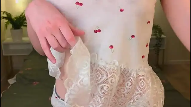 MellyAlfayi online show from April 4, 2026, 8:12 am