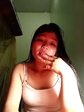 Snapshot of -Quyny- chatting on April 2, 2026, 12:36 pm -Quyny- online show from April 2, 2026, 12:36 pm