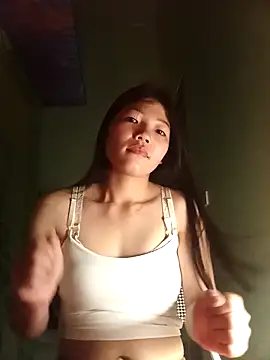 Snapshot of -Quyny- chatting on April 10, 2026, 8:02 pm -Quyny- online show from April 10, 2026, 8:02 pm