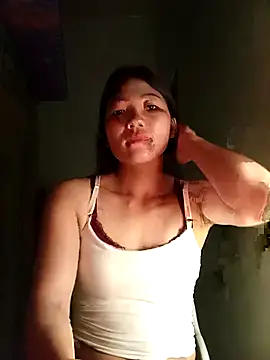 Snapshot of -Quyny- chatting on April 12, 2026, 7:08 pm -Quyny- online show from April 12, 2026, 7:08 pm
