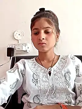 Snapshot of TANU01990 chatting on April 3, 2026, 4:21 am TANU01990 online show from April 3, 2026, 4:21 am