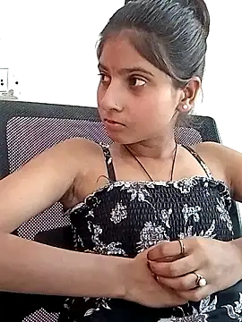 Snapshot of TANU01990 chatting on April 9, 2026, 6:41 am TANU01990 online show from April 9, 2026, 6:41 am