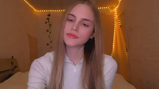 EveCoutch online show from March 27, 2026, 4:29 pm