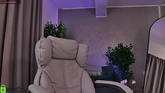 SandraBabeXO online show from April 15, 2026, 4:08 am