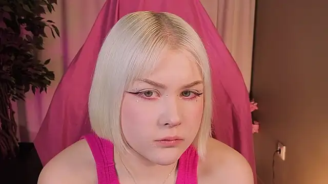 Snapshot of mollieluv chatting on March 28, 2026, 9:36 pm mollieluv online show from March 28, 2026, 9:36 pm