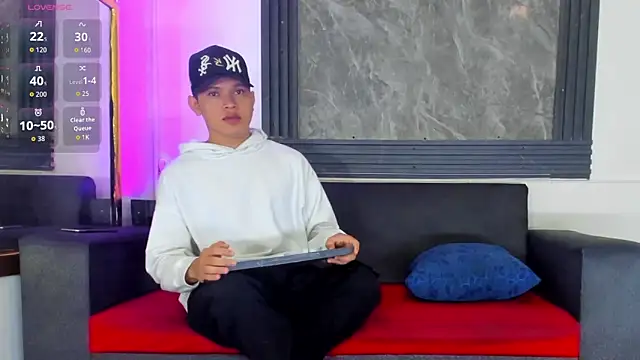 Robert smith26 online show from April 10, 2026, 11:48 am