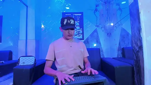 Robert smith26 online show from April 17, 2026, 12:30 pm