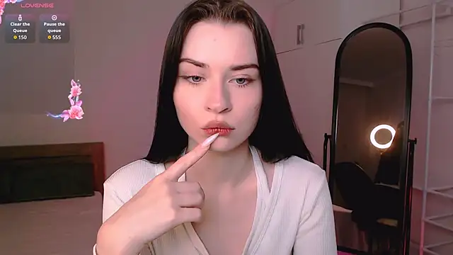 Snapshot of Tina_Charm chatting on June 7, 2026, 6:22 pm Tina Charm online show from June 7, 2026, 6:22 pm