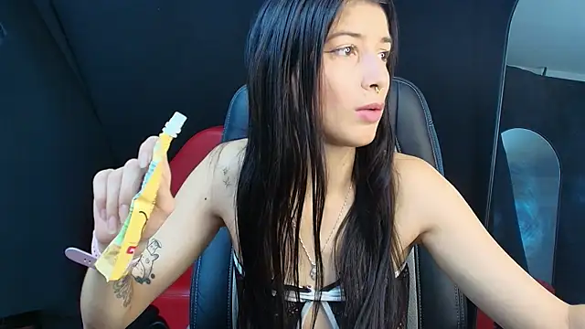 Snapshot of jazminswee chatting on May 1, 2026, 8:24 pm jazminswee online show from May 1, 2026, 8:24 pm