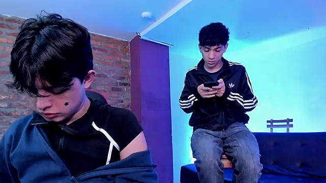 Snapshot of Good_boys18 chatting on May 13, 2026, 12:24 pm Good boys18 online show from May 13, 2026, 12:24 pm
