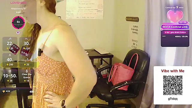 Snapshot of RoxyRedXO12 chatting on May 13, 2026, 7:33 pm RoxyRedXO12 online show from May 13, 2026, 7:33 pm