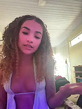 Snapshot of Marianapaiv chatting on June 10, 2026, 3:44 pm Marianapaiv online show from June 10, 2026, 3:44 pm