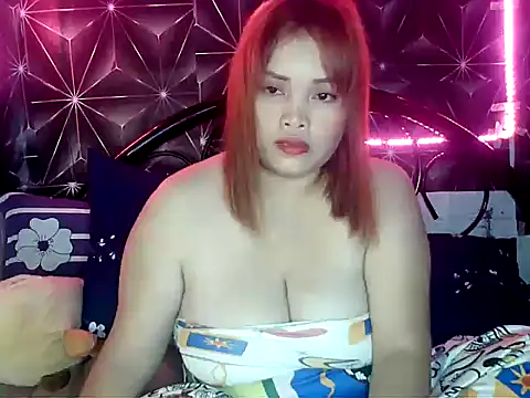 Hugeboobies69 online show from June 26, 2026, 1:26 pm