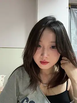 Alice-babyone online show from May 26, 2026, 1:51 pm