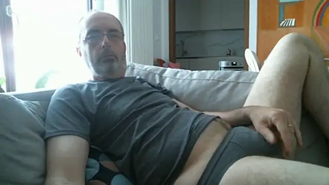 Snapshot of prack1965 chatting on June 2, 2026, 7:21 am prack1965 online show from June 2, 2026, 7:21 am