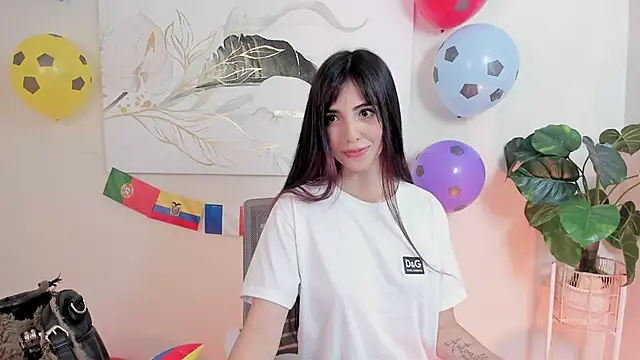 Snapshot of crystal_arlette_ chatting on June 19, 2026, 2:32 pm crystal arlette online show from June 19, 2026, 2:32 pm