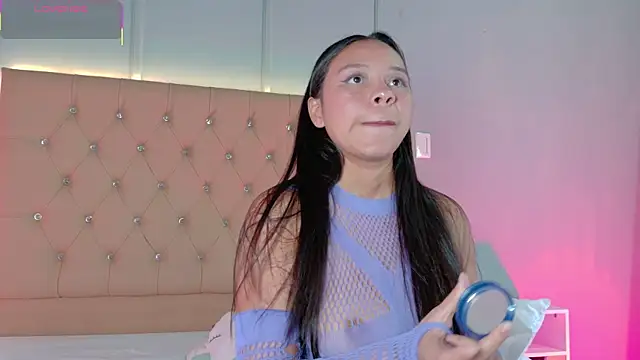 Snapshot of CandyRose__ chatting on April 11, 2026, 4:28 am CandyRose online show from April 11, 2026, 4:28 am