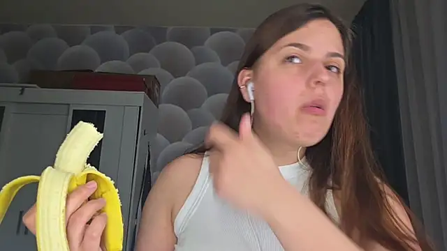 AnnaSpirit online show from April 6, 2026, 4:30 pm