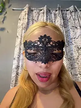 Maddyloveee online show from May 28, 2026, 1:03 am