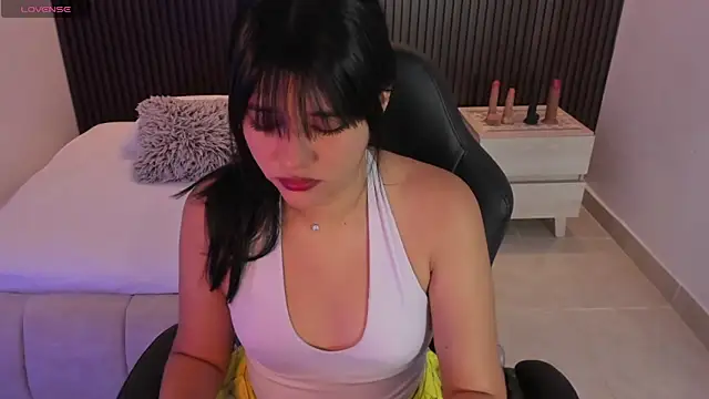 MILLYEVANS1 online show from April 11, 2026, 3:11 am