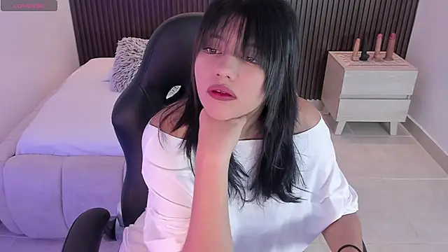 MILLYEVANS1 online show from April 13, 2026, 2:39 am