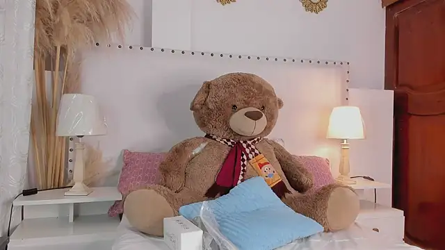 Snapshot of madisson__Stone chatting on June 10, 2026, 10:41 pm madisson Stone online show from June 10, 2026, 10:41 pm