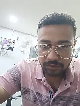 Snapshot of herochoclateboy chatting on May 9, 2026, 8:41 am herochoclateboy online show from May 9, 2026, 8:41 am