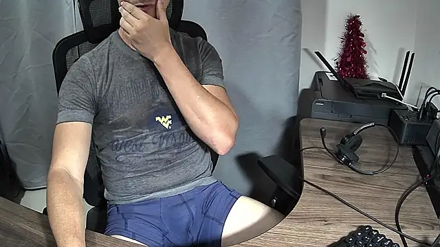 joven322 online show from April 8, 2026, 5:29 am