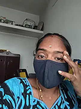 Snapshot of Tamil_Sangeetha chatting on May 15, 2026, 11:01 pm Tamil Sangeetha online show from May 15, 2026, 11:01 pm