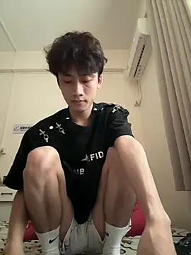 Snapshot of sexyboy-3525 chatting on July 3, 2026, 4:52 am sexyboy-3525 online show from July 3, 2026, 4:52 am