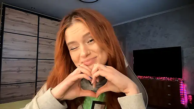 Snapshot of FoxyEmma chatting on April 5, 2026, 3:09 pm FoxyEmma online show from April 5, 2026, 3:09 pm