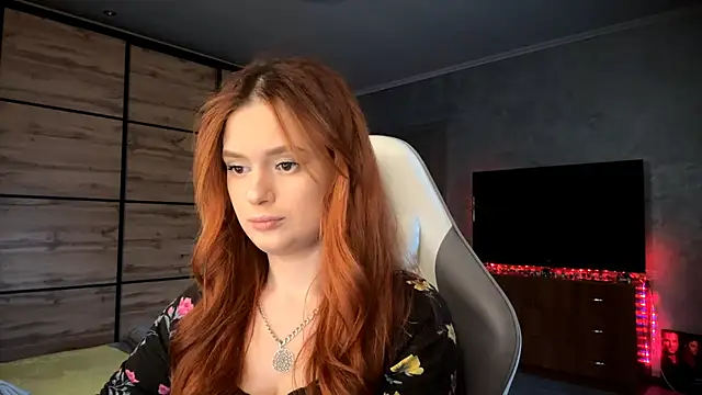 Snapshot of FoxyEmma chatting on April 8, 2026, 3:12 pm FoxyEmma online show from April 8, 2026, 3:12 pm