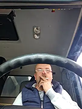 Cristo1982 online show from April 8, 2026, 5:18 am