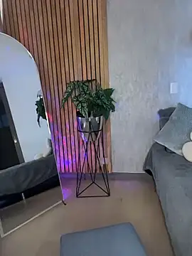 EmmaVonn online show from May 3, 2026, 7:42 pm