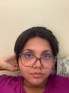 viviboraaaa online show from April 15, 2026, 5:42 pm